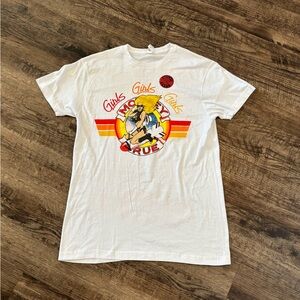 Motley Crue Girls The Stadium Tour 2022 Mens Medium Dates Merch T-Shirt White